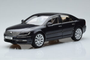 Volkswagen Phaeton V6 Mazeppa Grijs Kyosho 1:18