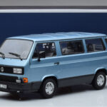 Volkswagen T3 Multivan Blauw Norev 1:18 - image 6 of 6
