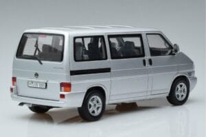 Volkswagen T4b Transporter Caravelle Minibus Schuco 1:18 450041500 Metaal — afbeelding 3 van 8