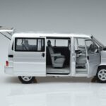 Volkswagen T4b Transporter Caravelle Minibus Schuco 1:18 450041500 Metaal - image 4 of 8