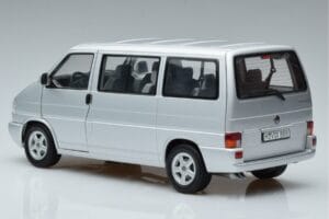 Volkswagen T4b Transporter Caravelle Minibus Schuco 1:18 450041500 Metaal — afbeelding 7 van 8