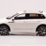 Volkswagen Tiguan R Wit Otto 1:18 - image 3 of 6