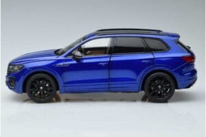 Volkswagen Touareg CR Blauw FAW 1:18 LTC761021BLU Metaal — afbeelding 4 van 7