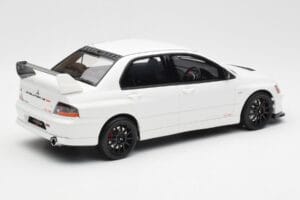 Mitsubishi Lancer Evo VIII MR FQ-400 Wit Otto 1:18 OT777 Hars — afbeelding 2 van 6