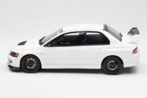 Mitsubishi Lancer Evo VIII MR FQ-400 Wit Otto 1:18 OT777 Hars — afbeelding 3 van 6