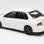 Mitsubishi Lancer Evo VIII MR FQ-400 Wit Otto 1:18 - image 5 of 6