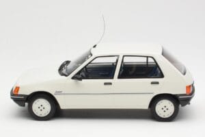 Peugeot 205 Junior Wit Otto 1:18 OT463 Hars — afbeelding 3 van 6
