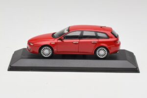 Alfa Romeo 159 Sportwagon Alfa Rood Minichamps 1:43 400120511 Metaal
