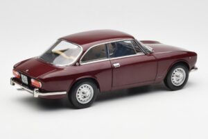 Alfa Romeo 2000 GTV Kastanjerood Norev 1:18 187916 Metaal — afbeelding 3 van 8