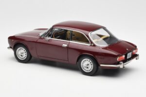 Alfa Romeo 2000 GTV Kastanjerood Norev 1:18 187916 Metaal — afbeelding 7 van 8