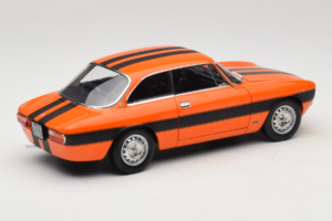 Alfa Romeo 2000 GTV Oranje Norev 1:18 187918 Metaal — afbeelding 3 van 8