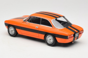 Alfa Romeo 2000 GTV Oranje Norev 1:18 187918 Metaal — afbeelding 7 van 8