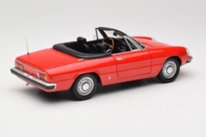 Alfa Romeo 2000 Spider Rood Minichamps 1:18 180120930 Metaal — afbeelding 3 van 8