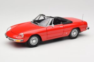 Alfa Romeo 2000 Spider Rood Minichamps 1:18 180120930 Metaal