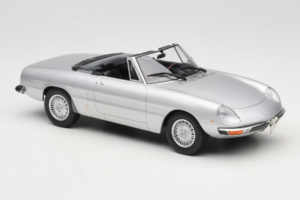 Alfa Romeo 2000 Spider Zilver Norev 1:18 187884 Metaal — afbeelding 4 van 6