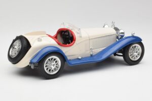 Alfa Romeo 2300 Spider Wit & Blauw Bburago 1:18 3008-M1 Metaal — afbeelding 2 van 6
