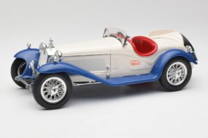 Alfa Romeo 2300 Spider Wit & Blauw Bburago 1:18 3008-M1 Metaal