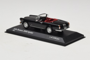 Alfa Romeo 2600 Spider Zwart Minichamps 1:43 400120630 Metaal — afbeelding 3 van 4