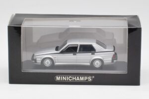 Alfa Romeo 75 3.0 V6 Zilver Minichamps 1:43 400120461 Metaal — afbeelding 4 van 4