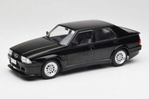 Alfa Romeo 75 Turbo Evoluzione Zwart MCG 1:18 MCG18429 Metaal