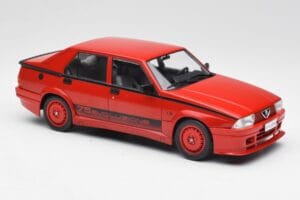 Alfa Romeo 75 Turbo Evoluzione Rood MCG 1:18 MCG18428 Metaal — afbeelding 4 van 6