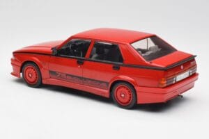 Alfa Romeo 75 Turbo Evoluzione Rood MCG 1:18 MCG18428 Metaal — afbeelding 5 van 6