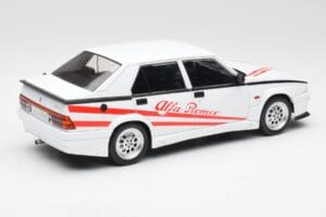 Alfa Romeo 75 Turbo Evoluzione Wit MCG 1:18 MCG18430 Metaal — afbeelding 2 van 6