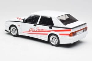 Alfa Romeo 75 Turbo Evoluzione Wit MCG 1:18 MCG18430 Metaal — afbeelding 5 van 6