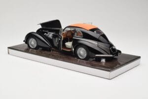 Alfa Romeo 8C 2900B Lungo Zwart Minichamps 1:18 100120421 Metaal — afbeelding 5 van 8