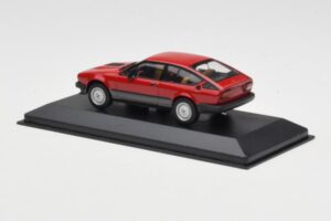 Alfa Romeo Alfetta GTV6 Rood Minichamps 1:43 400120140 Metaal — afbeelding 3 van 4