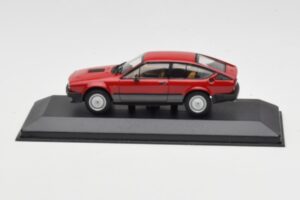 Alfa Romeo Alfetta GTV6 Rood Minichamps 1:43 400120140 Metaal