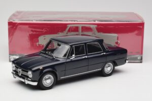 Alfa Romeo Giulia 1300 Blauw Minichamps 1:18 180120905 Metaal — afbeelding 8 van 8