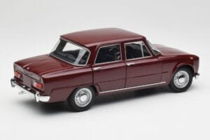 Alfa Romeo Giulia 1300 Donkerrood Minichamps 1:18 180120906 Metaal — afbeelding 3 van 8