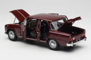 Alfa Romeo Giulia 1300 Donkerrood Minichamps 1:18 180120906 Metaal — afbeelding 5 van 8