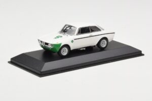 Alfa Romeo Giulia 1300 GTA Junior Wit Minichamps 1:43 400120601 Metaal — afbeelding 2 van 3