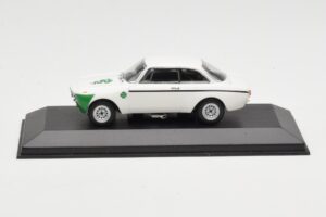 Alfa Romeo Giulia 1300 GTA Junior Wit Minichamps 1:43 400120601 Metaal