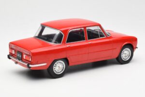 Alfa Romeo Giulia Nuova Super Rood MCG 1:18 MCG18145 Metaal — afbeelding 2 van 6