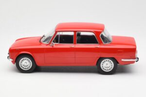 Alfa Romeo Giulia Nuova Super Rood MCG 1:18 MCG18145 Metaal — afbeelding 3 van 6