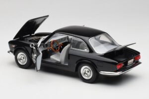 Alfa Romeo Giulia Sprint GTA Zwart Road Signature 1:18 92348 Metaal — afbeelding 5 van 8