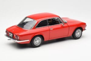 Alfa Romeo GT 1300 Junior LHD Rood AUTOart 1:18 70131 Metaal — afbeelding 3 van 8