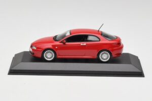 Alfa Romeo GT Alfa Rood Minichamps 1:43 400120321 Metaal