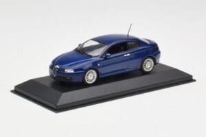 Alfa Romeo GT Dark Blue Metallic Minichamps 1:43 400120326 Metaal — afbeelding 2 van 4