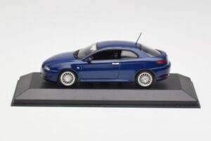 Alfa Romeo GT Dark Blue Metallic Minichamps 1:43 400120326 Metaal