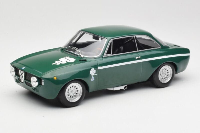 Alfa Romeo GTA 1300 Junior Groen Minichamps 1:18 155120022 Metaal