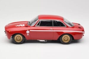 Alfa Romeo GTA 1300 Junior Rood Minichamps 1:18 155120020 Metaal — afbeelding 3 van 6