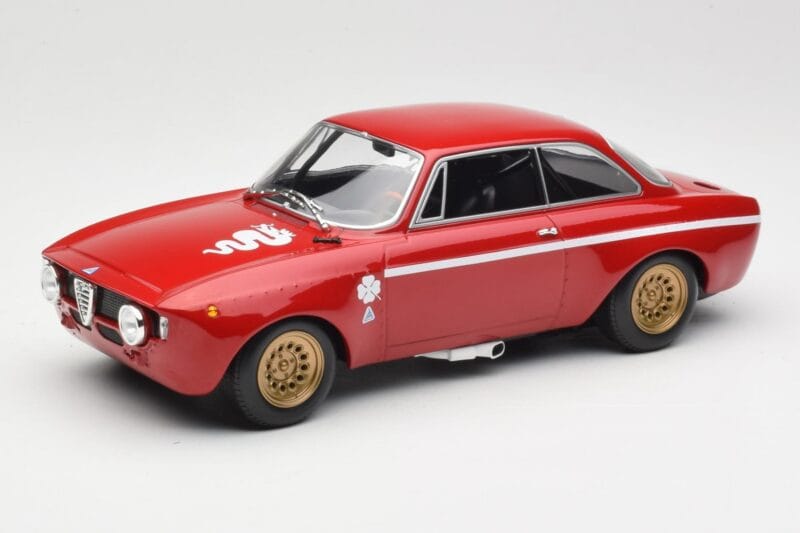 Alfa Romeo GTA 1300 Junior Rood Minichamps 1:18 155120020 Metaal
