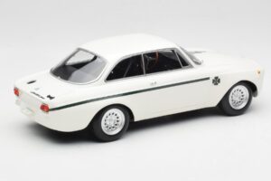 Alfa Romeo GTA 1300 Junior Wit Minichamps 1:18 155120021 Metaal — afbeelding 2 van 6