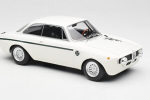 Alfa Romeo GTA 1300 Junior Wit Minichamps 1:18 155120021 Metaal — afbeelding 4 van 6