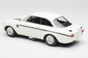 Alfa Romeo GTA 1300 Junior Wit Minichamps 1:18 155120021 Metaal — afbeelding 5 van 6
