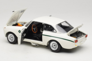 Alfa Romeo GTA 1300 Junior Wit Minichamps 1:18 100120501 Metaal — afbeelding 5 van 8